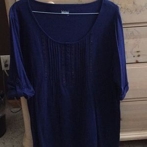 Cute top with sequins!